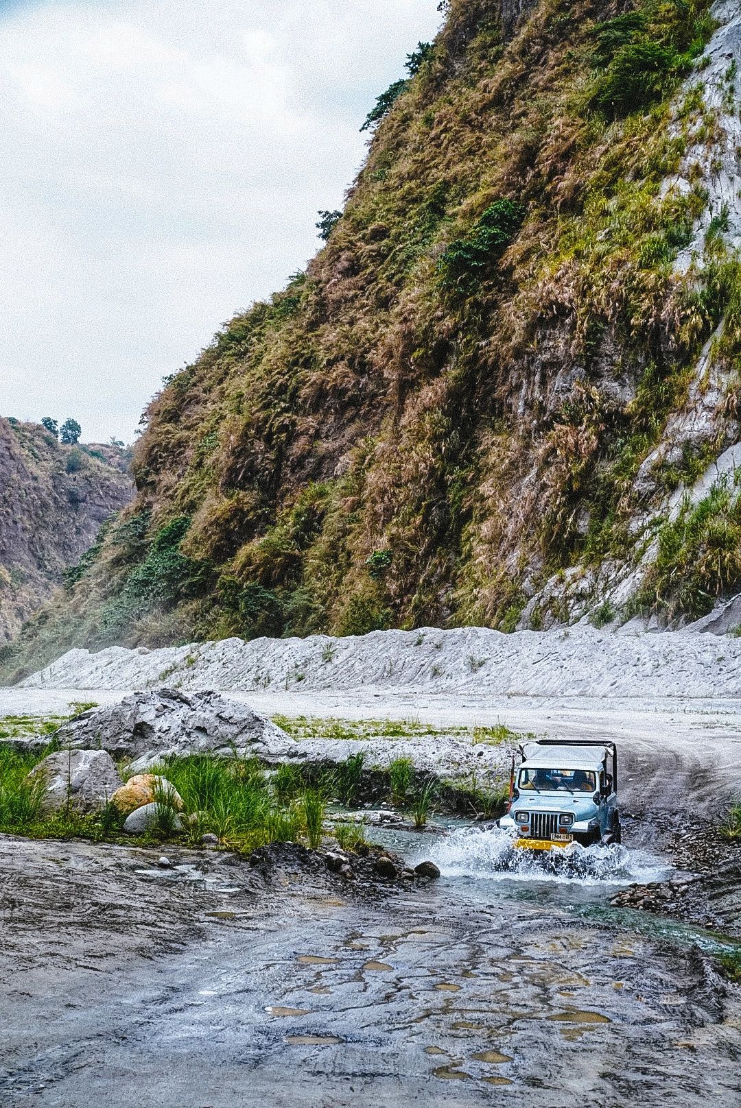 Clark/Angel City-Puning Hot Spring Resort in the Philippines, a pure volcanic mud spa, must experience