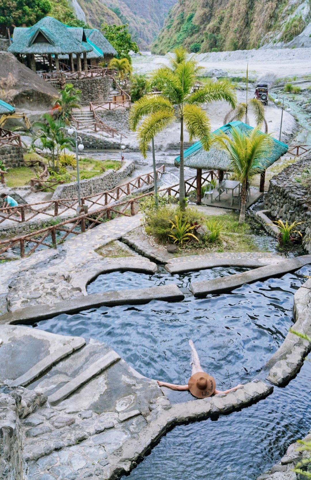 Clark/Angel City-Puning Hot Spring Resort in the Philippines, a pure volcanic mud spa, must experience