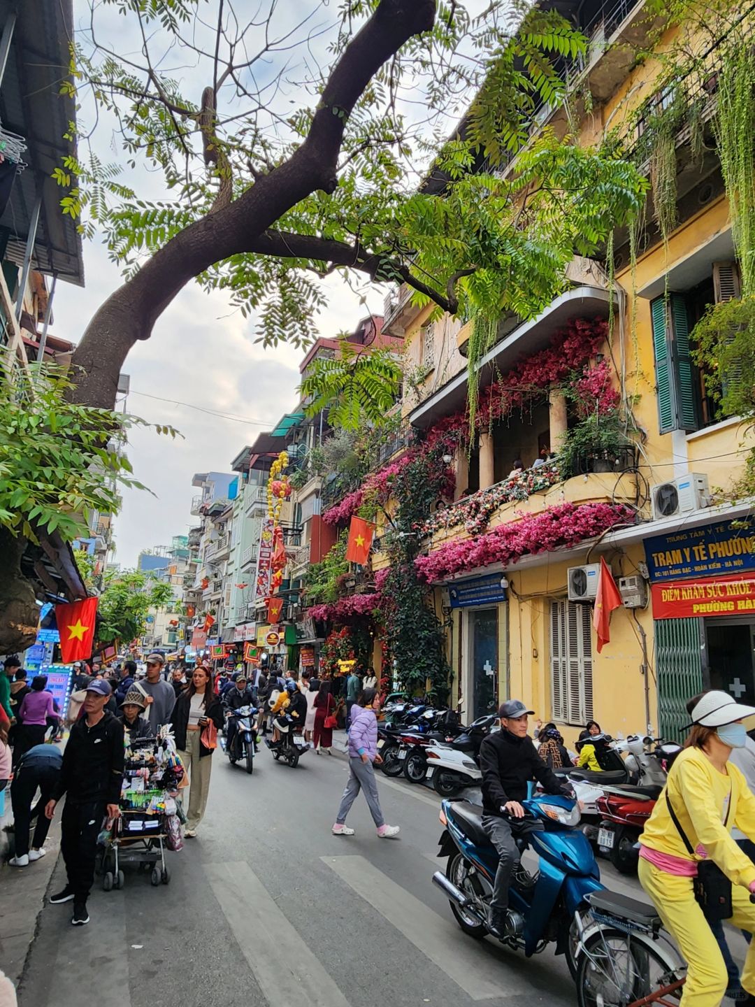 Hanoi-First time visiting Hanoi, stayed in the Old Quarter, very crowded and chaotic