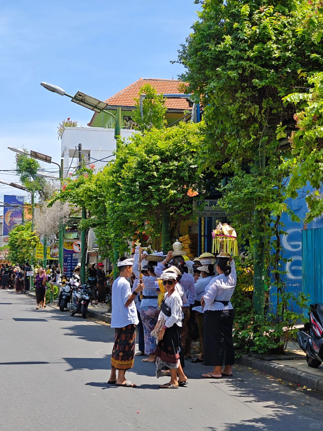 Bali-Traveling in Bali, Indonesia, I felt an infinite disconnect. Luxury resorts and local slums