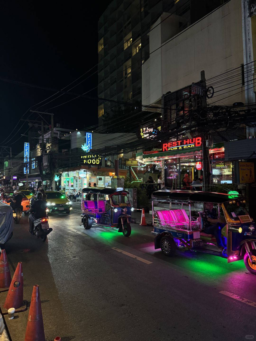 Bangkok-Nana Plaza Bar, Bangkok's red light district, 😈watch all kinds of live pornographic shows