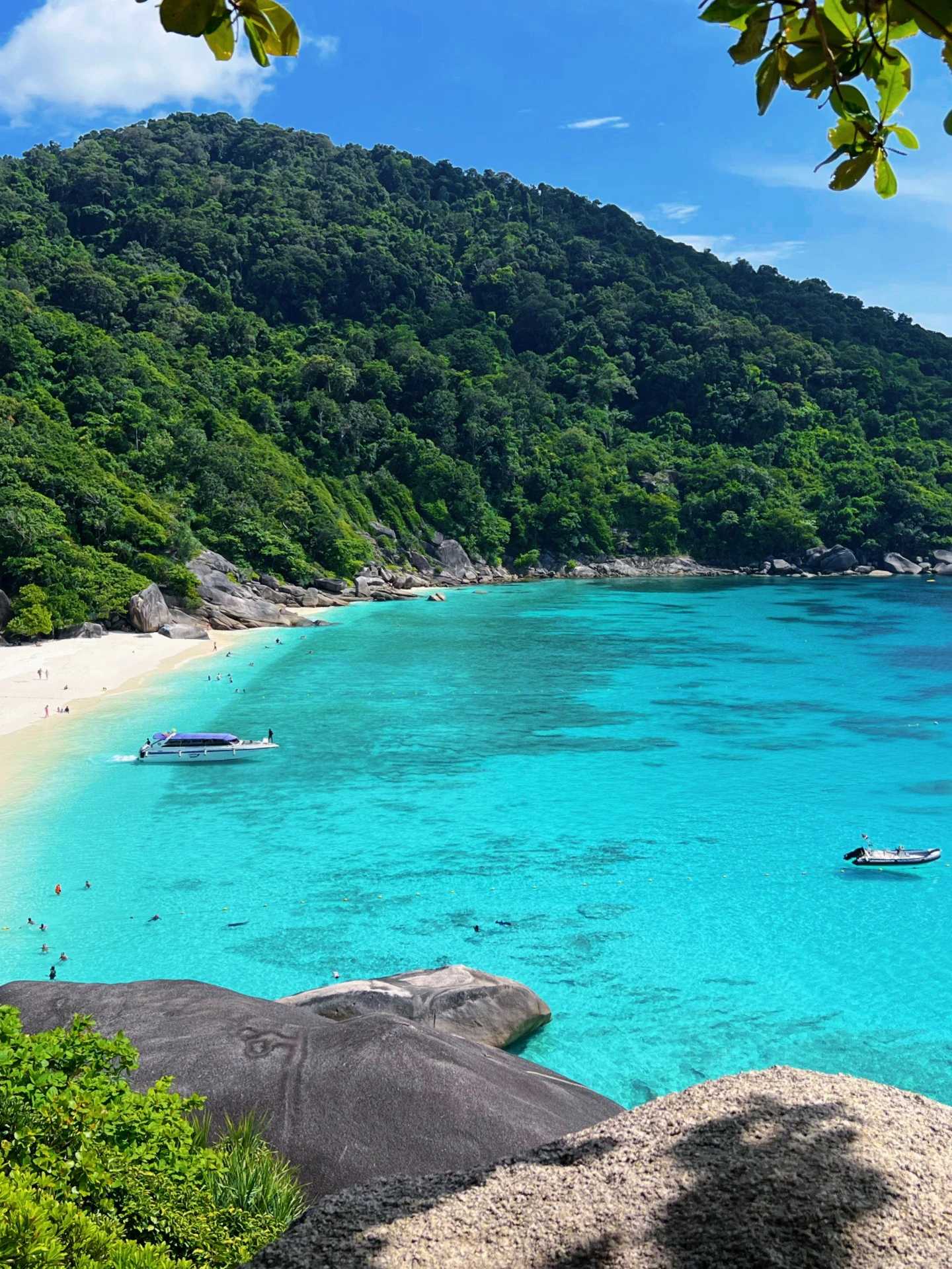 Phuket-Phuket must-see Maldives in Thailand, Similan Island to see the sailing rocks and underwater snorkeling