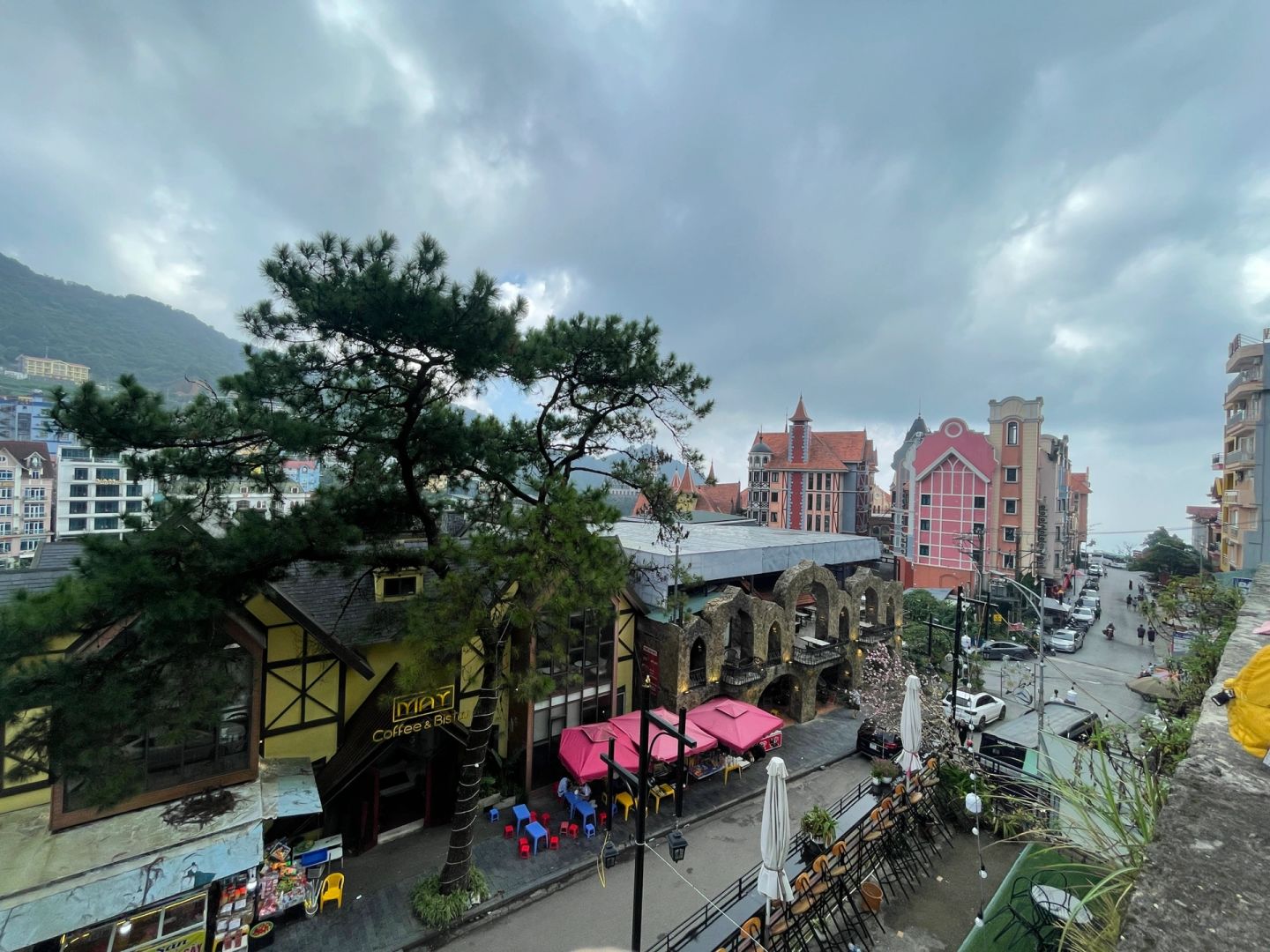 Hanoi-Tam Dao Mountain, a summer resort in Hanoi, Vietnam, enjoy the clouds in the morning and the sunshine at noon