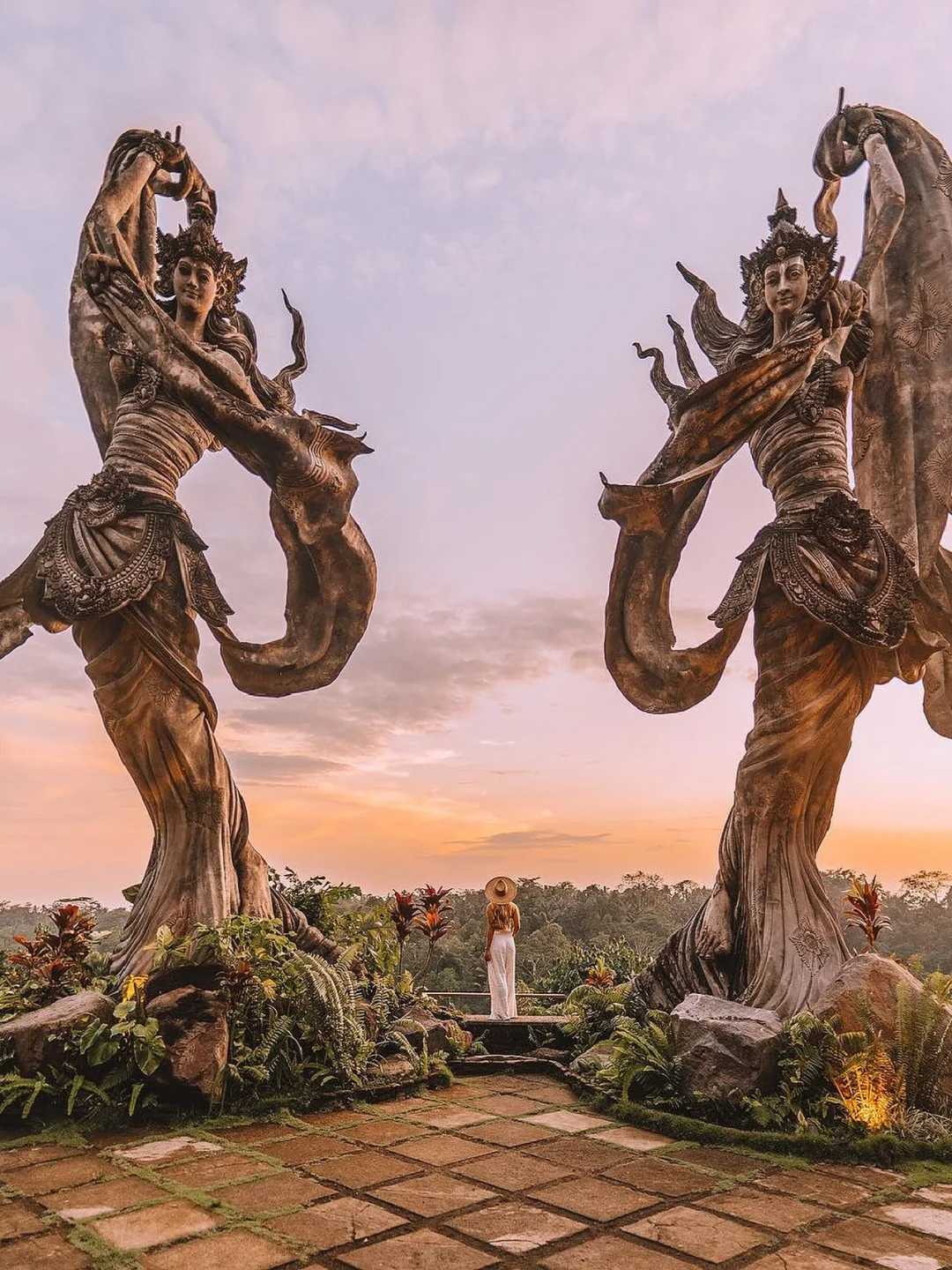 Bali-12 Instagram-worthy spots in Bali, including Alas Harum Bali, Garuda Wisnu Kencana, etc