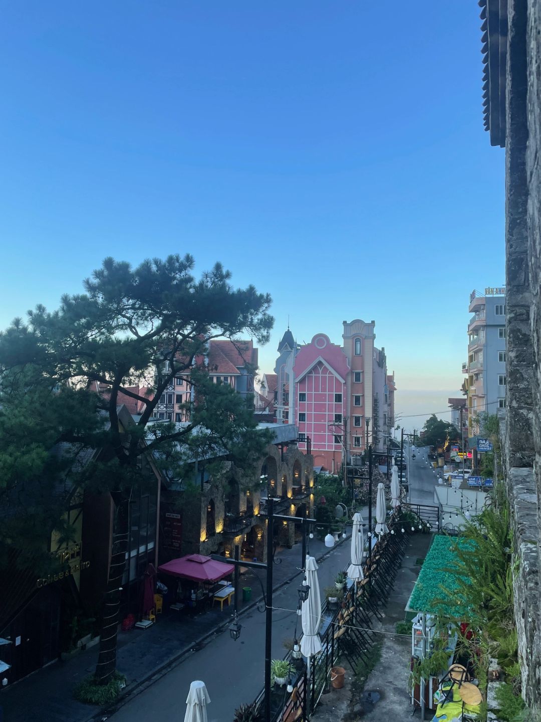 Hanoi-Tam Dao Mountain, a summer resort in Hanoi, Vietnam, enjoy the clouds in the morning and the sunshine at noon