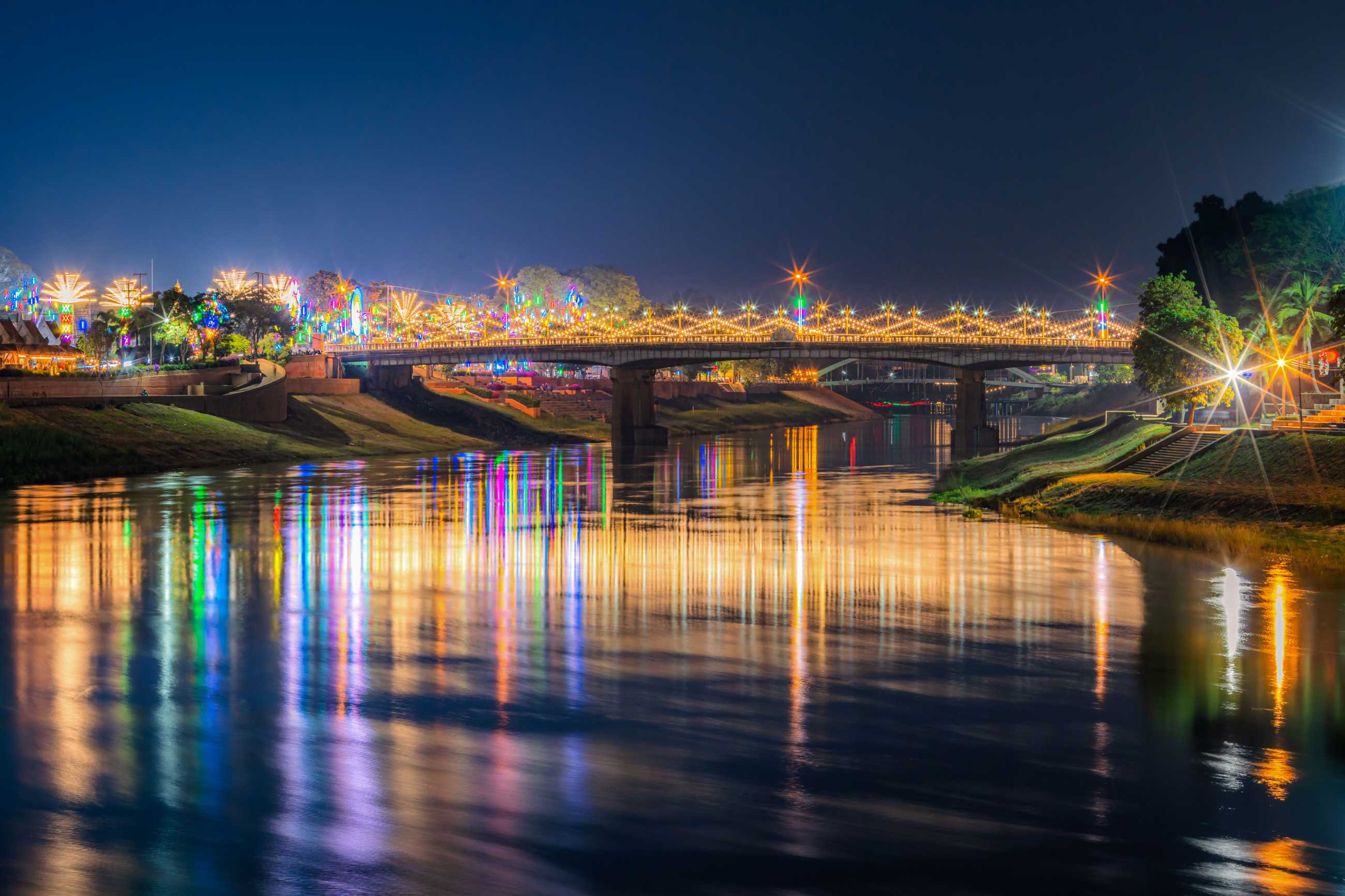 Bangkok-Naresuan Bridge in Phitsanulok, visit Phitsanulok Floating Market and Nanjiang Sightseeing Boat