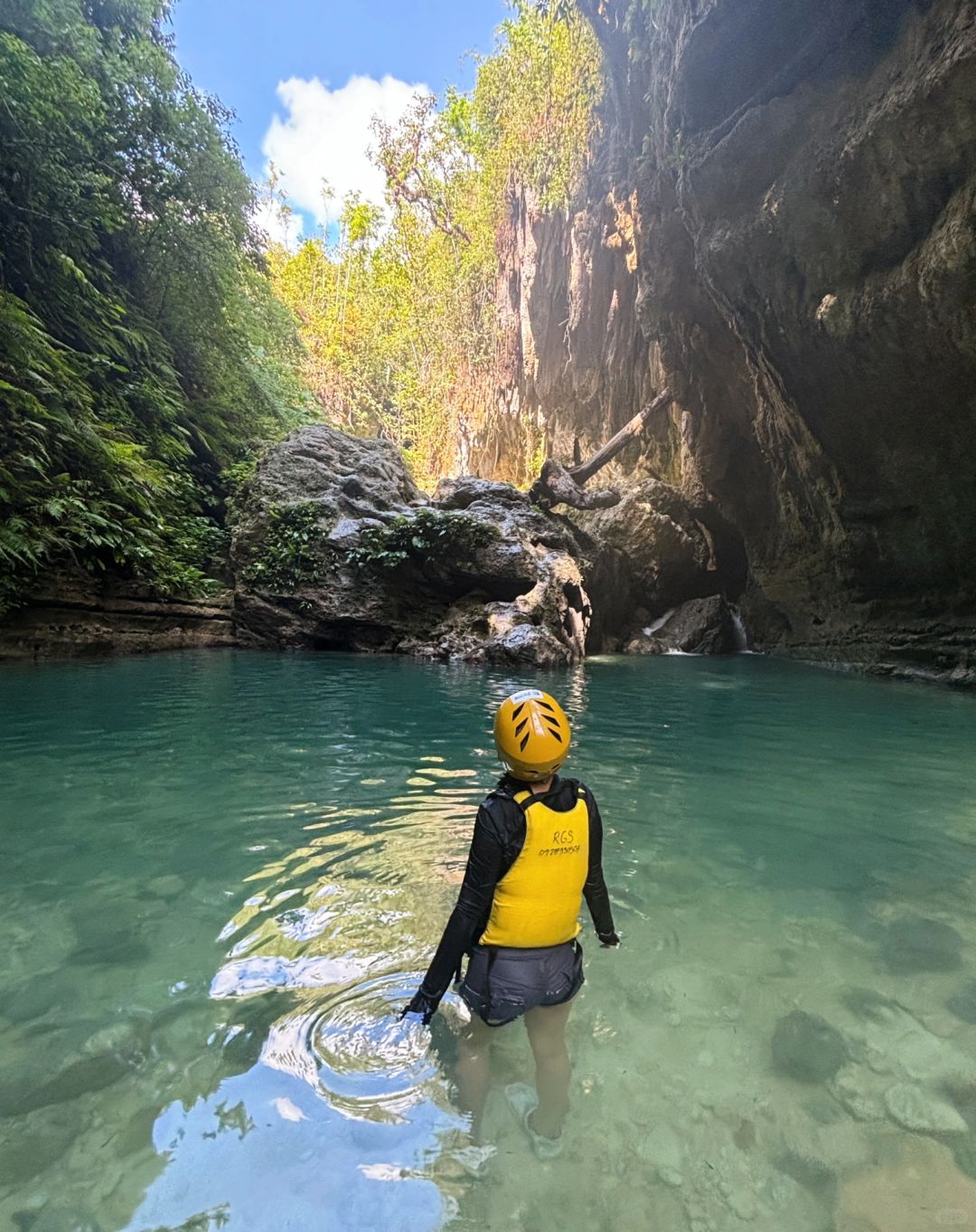 Cebu-Cebu Mobao Kawa Mountain Stream Crack Wall Tracing, 2000P Hotel Pickup and Lunch