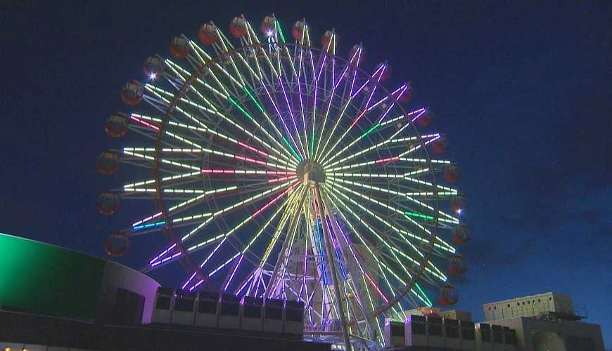 Sapporo/Hokkaido-A must-go in Sapporo Tanukikoji is NORBESA, a romantic rooftop Ferris wheel.