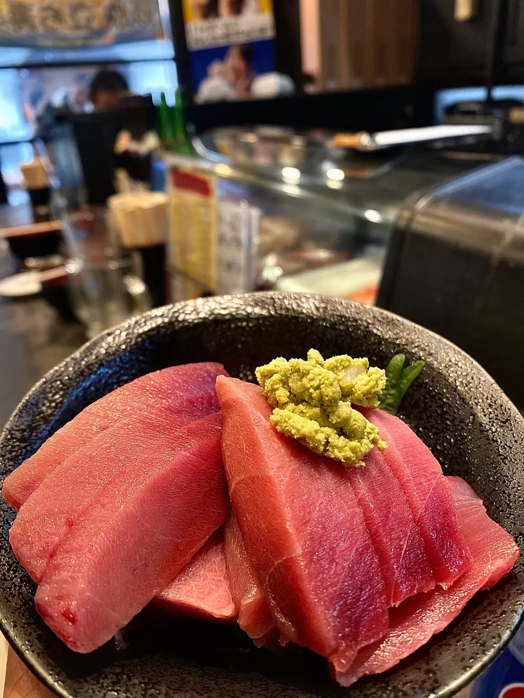 Osaka-Gokai Tachi Sushi, fresh and cost-effective sea urchin rice next to Osaka Kuromon Market