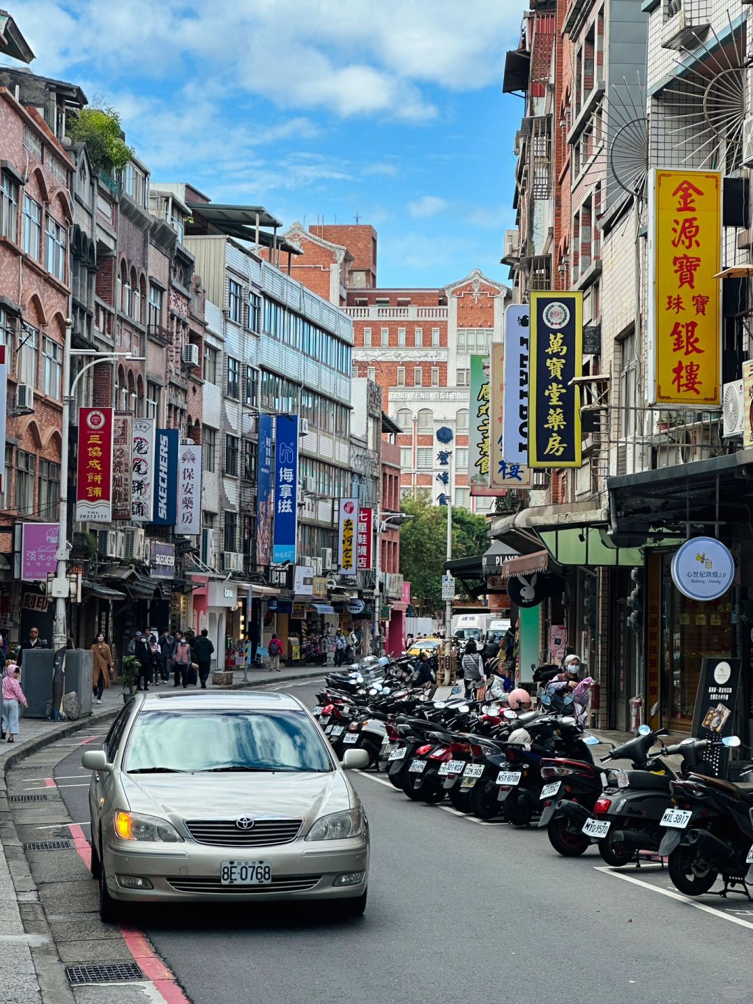 Taiwan-3-day travel guide to Taipei. 🚶Visit Ximending, Shilin Night Market and Elephant Mountain