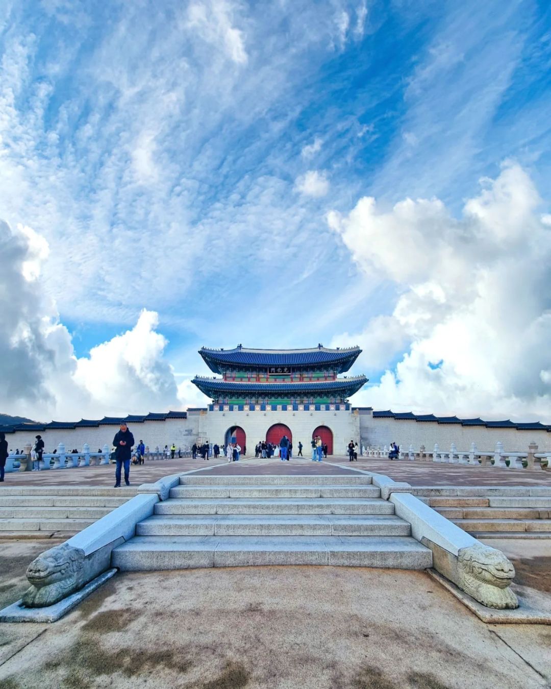 Seoul-Explore the 600-year history of Gyeongbokgung Palace in Seoul as you tour a Korean palace