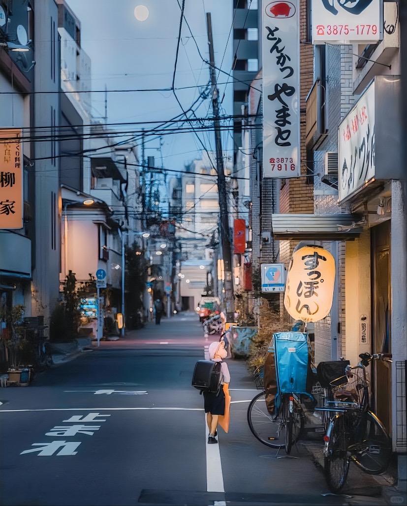 Tokyo-Tokyo, Japan: Fashionable shopping lovers take a trendy city walk to find a sweet life