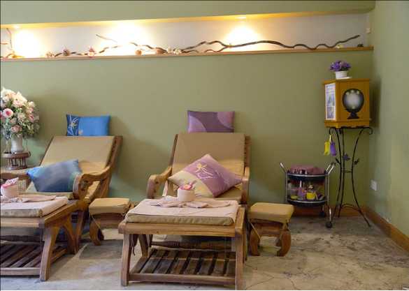 Hua Hin-Hua Hin, Thailand - White sand Massage and spa - Affordable and clean massage shop in Hua Hin city