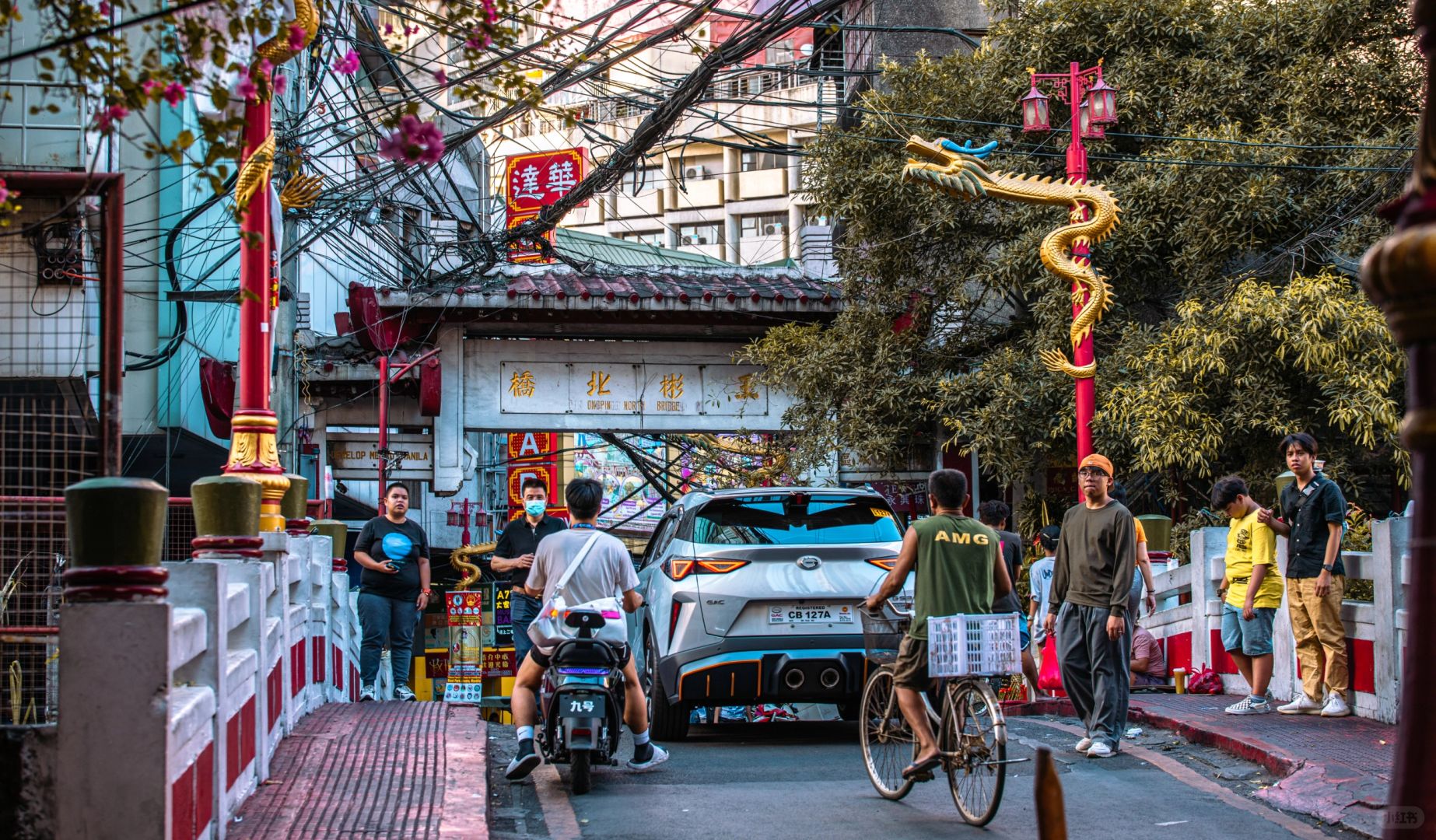 Manila/Luzon-Visiting Chinatown in Manila, Philippines. Noisy, messy, lively, crowded. Very lively