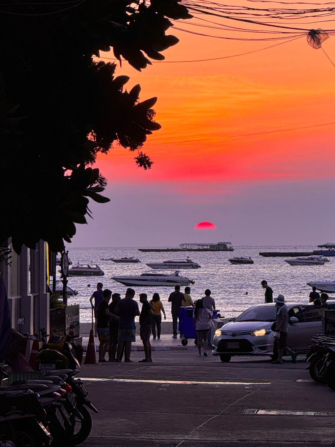 Pattaya-A person watching the beautiful sea sunset in Pattaya, impressionistic romance