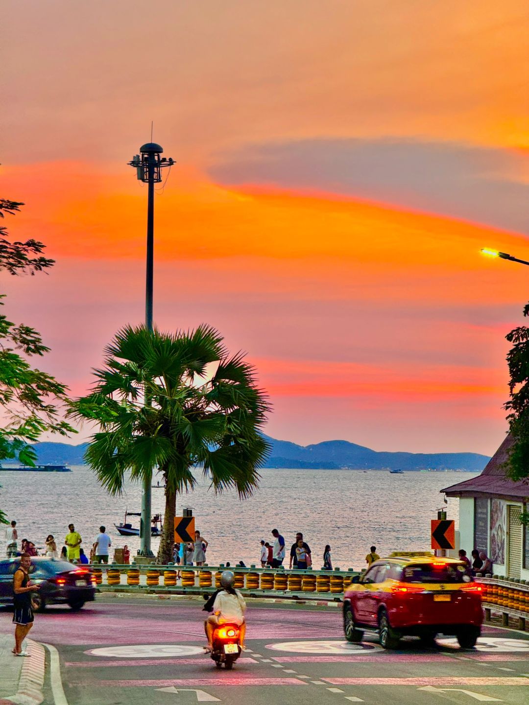 Pattaya-A person watching the beautiful sea sunset in Pattaya, impressionistic romance