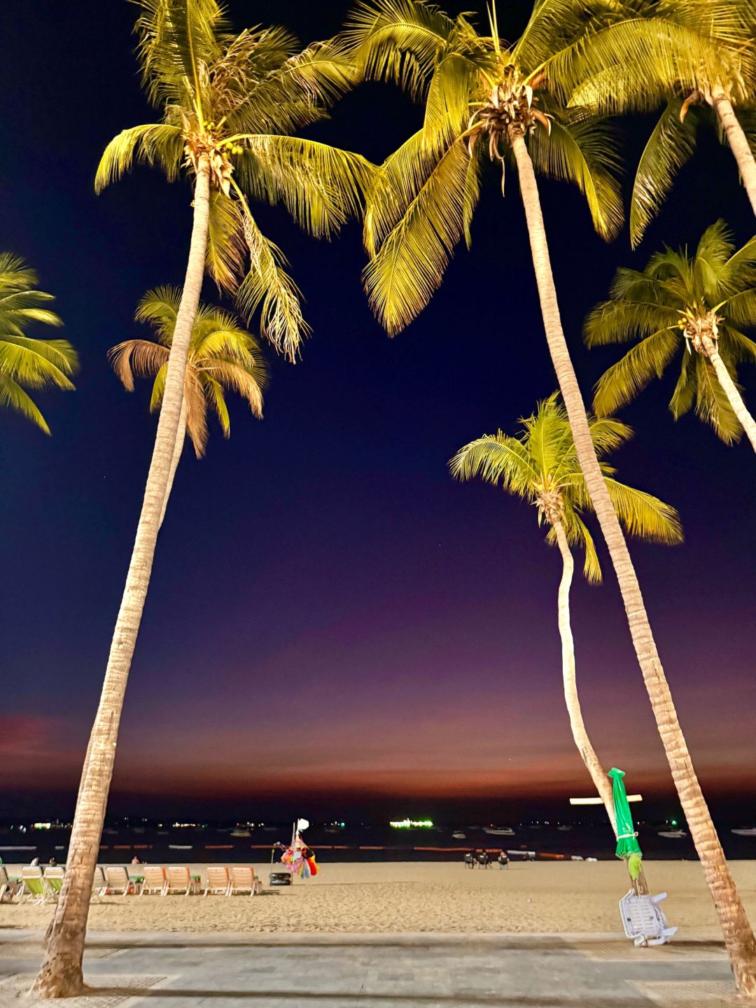 Pattaya-A person watching the beautiful sea sunset in Pattaya, impressionistic romance