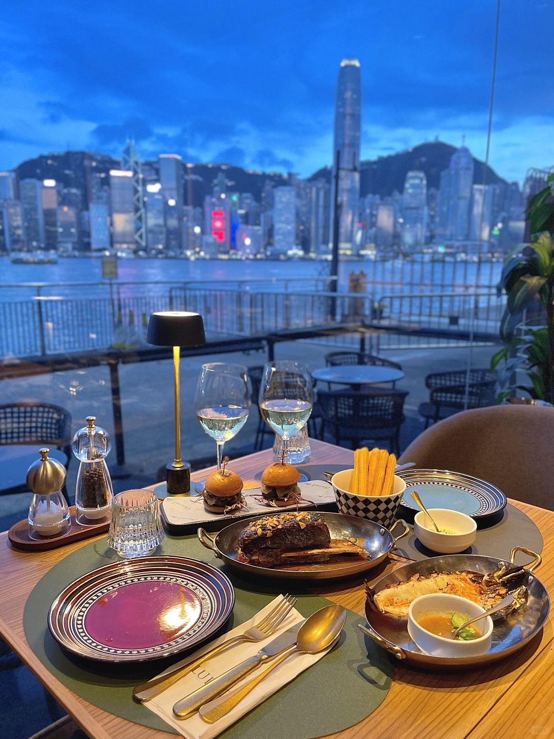 Hong kong-Charcoal Bar in Tsim Sha Tsui, Hong Kong, managed by a Michelin-starred chef, a bar and restaurant in Victoria Harbor