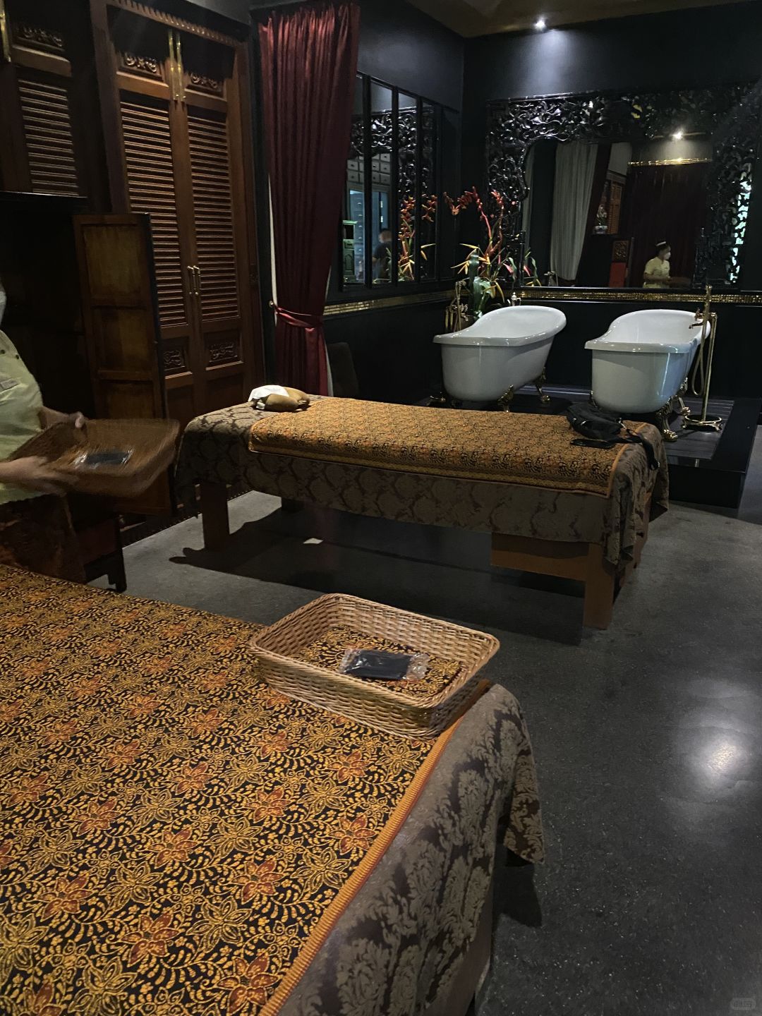 Phuket-PHUMONTRA SPA shop, nude essential oil massage, relaxation of the whole body and mind