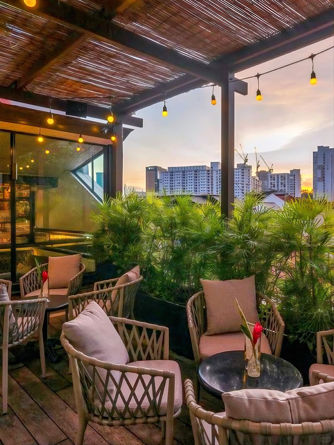 Singapore-Friends traveling to Singapore, please bring your Crush to these 5 restaurants for a date