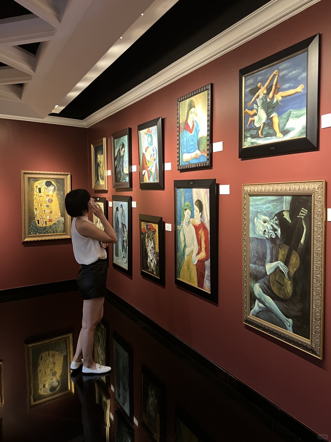 Jakarta-Galeria Sophilia in Jakarta combines well-known Western art works with collections from various dynasties in China