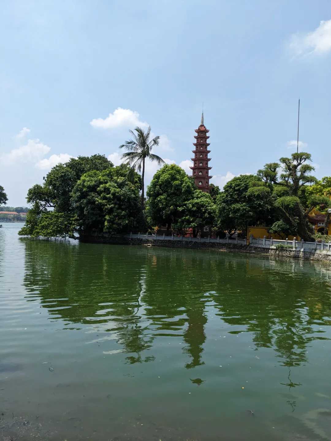 Hanoi-City walks in Hanoi, Vietnam. Visit the Temple of Literature, Hoan Kiem Lake, Hanoi Old Street and the Pink Church