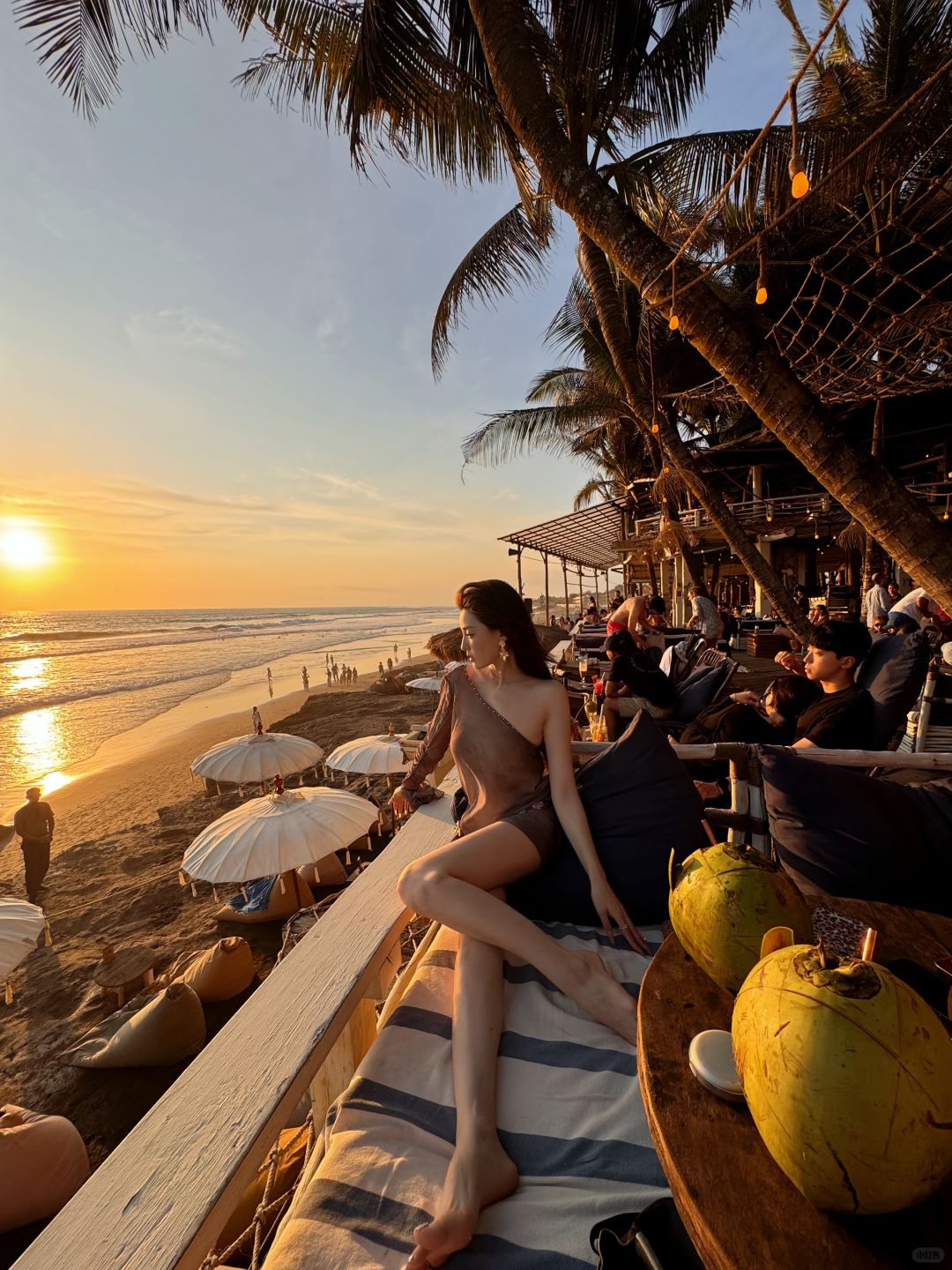 Bali-Traveling in Bali, La Brisa is the most beautiful sunset restaurant, the sunset is really beautiful