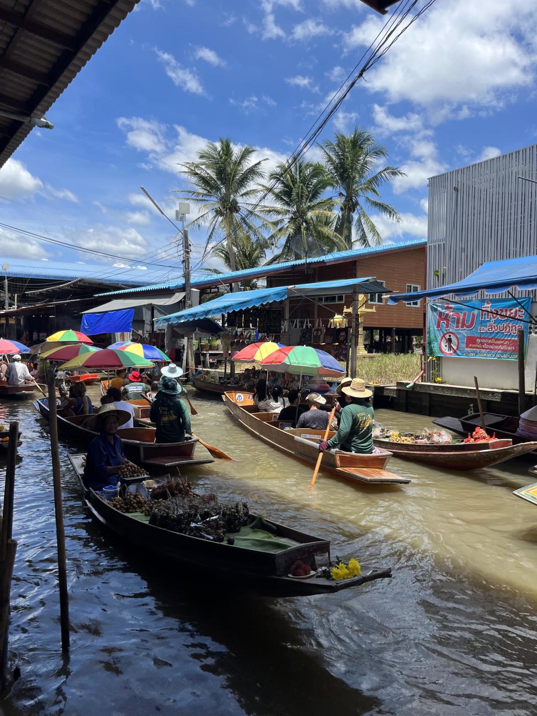 Bangkok-Bangkok Reclining Buddha Temple, Siam Center, Chulalongkorn Food Street, Maeklong Railway Market Travel Guide