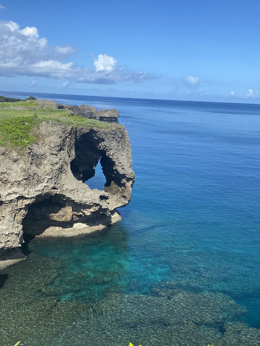 Okinawa-4 day travel guide to Okinawa. Visit Naminoue Shrine, Senaga Island, and Kokusai-dori