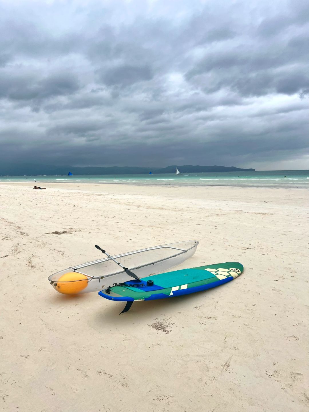 Boracay-Boracay is indeed the most beautiful beach. Experience banana boat and paragliding