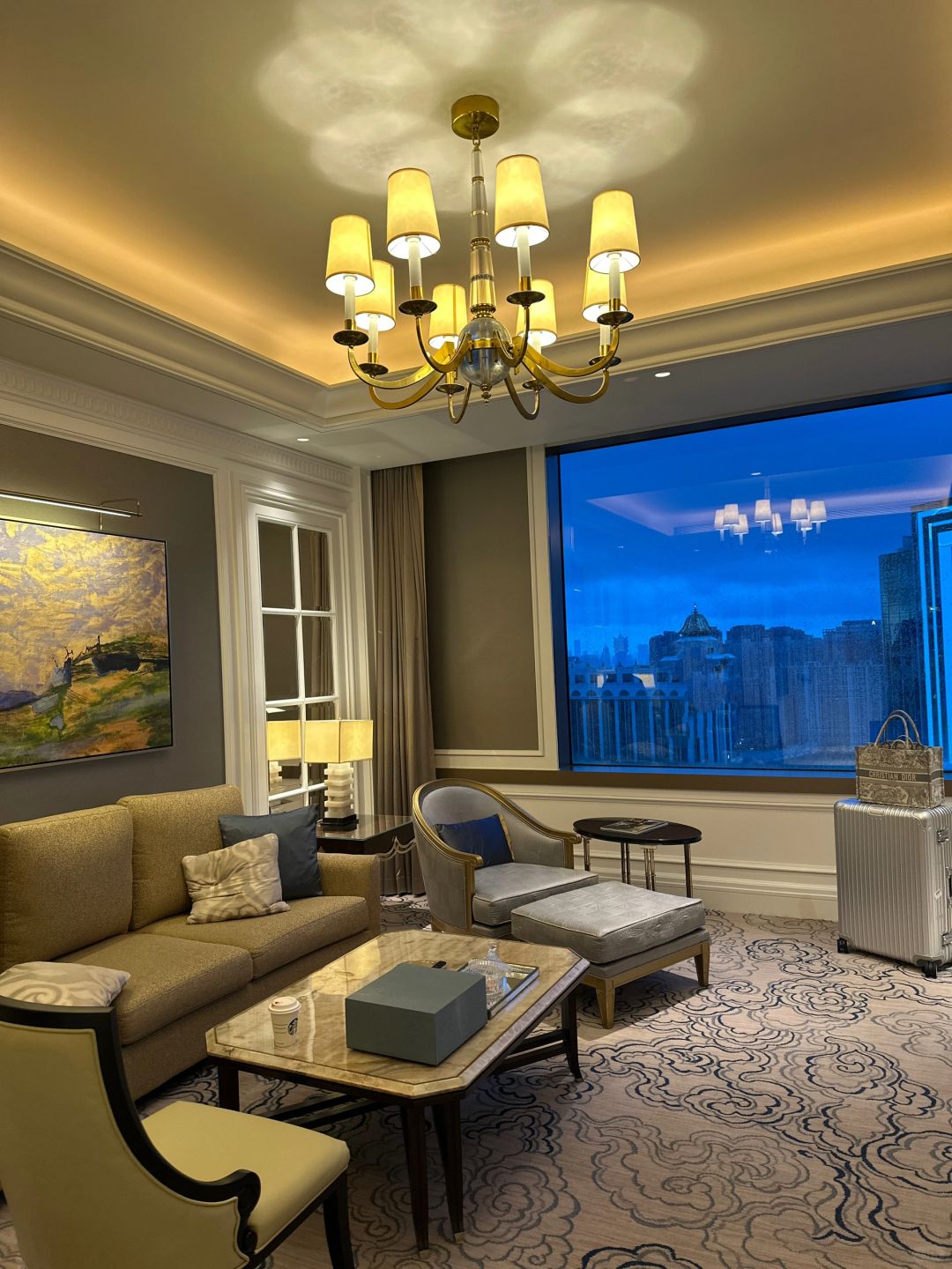 Macao-Macau Ritz-Carlton Suite Review, 🏨Large room with round bathtub and dressing room