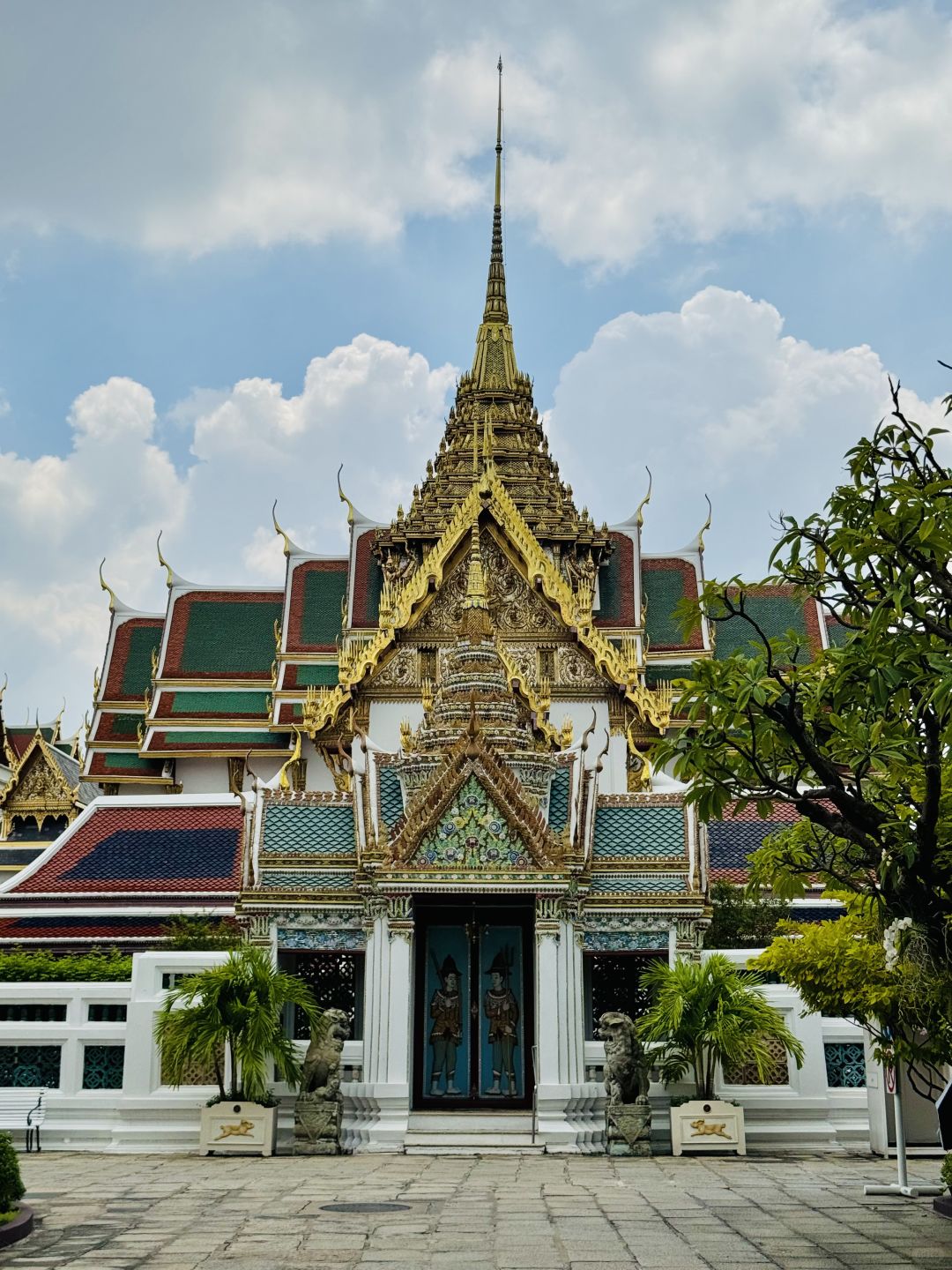 Bangkok-Bangkok Hotel Shopping Attractions Guide, Experience the Chao Phraya River at Night