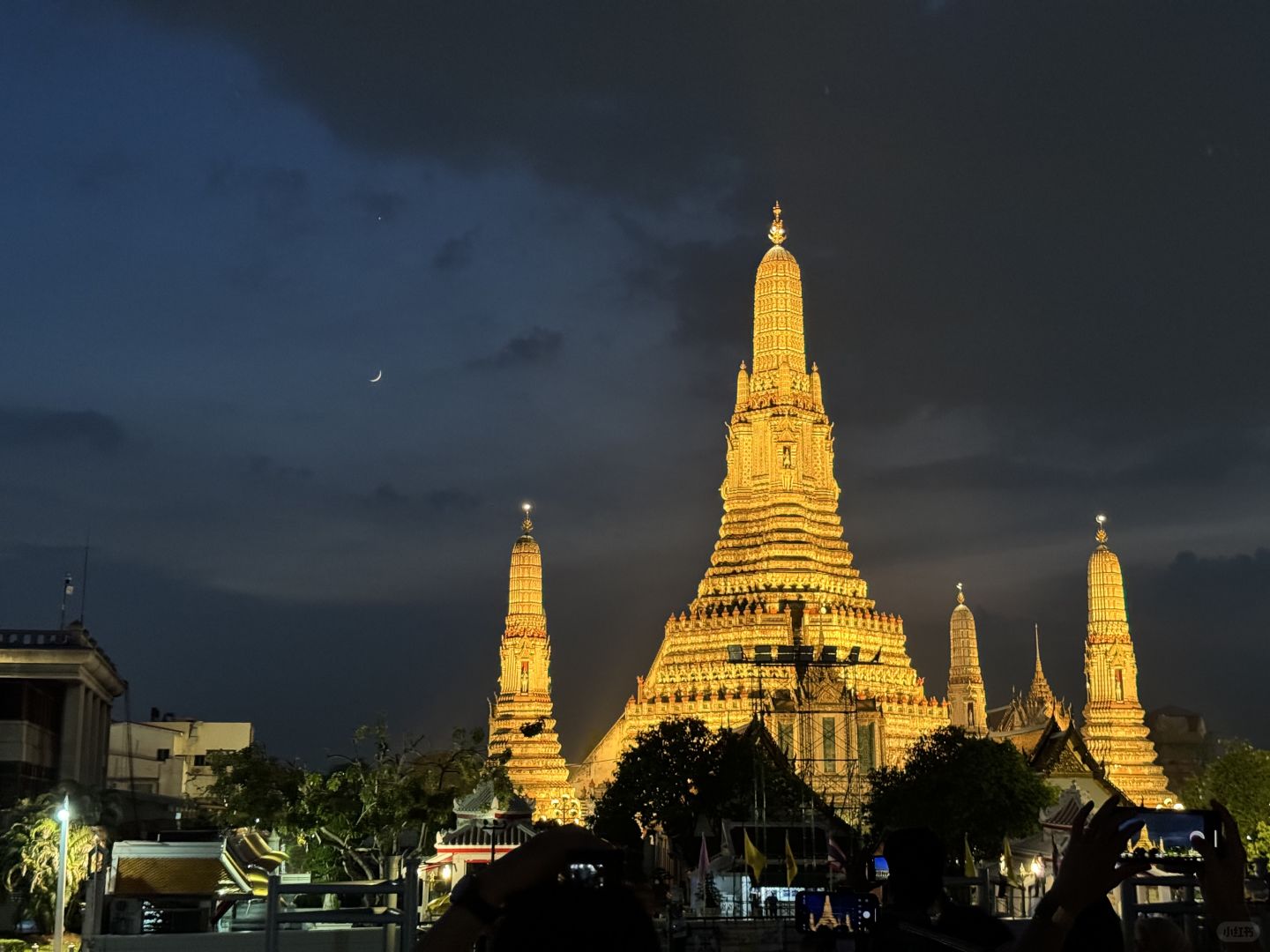 Bangkok-Bangkok Hotel Shopping Attractions Guide, Experience the Chao Phraya River at Night