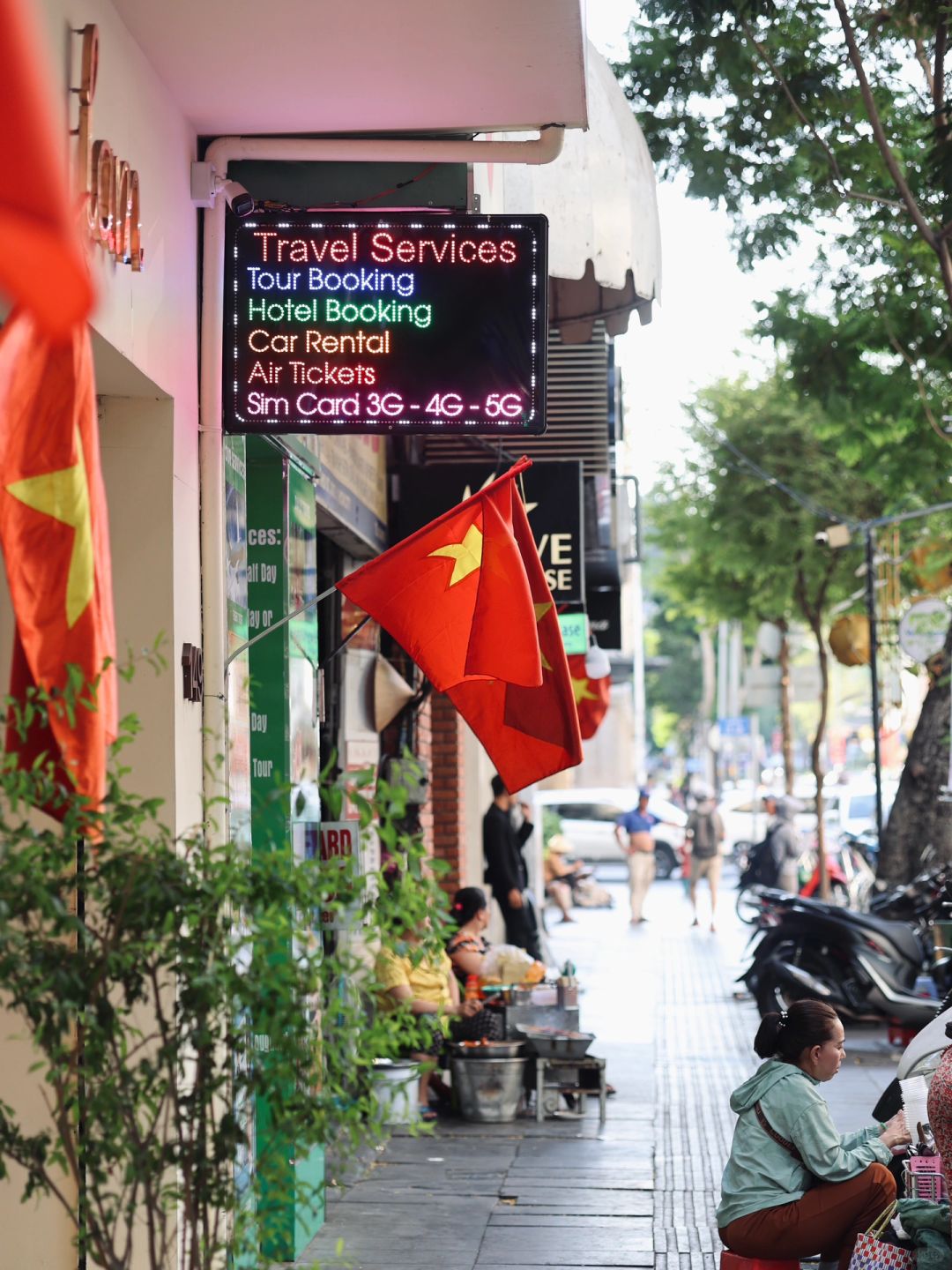 Ho Chi Minh-A boy backpacks travel to Vietnam for the holidays, a two-day tour guide to Ho Chi Minh