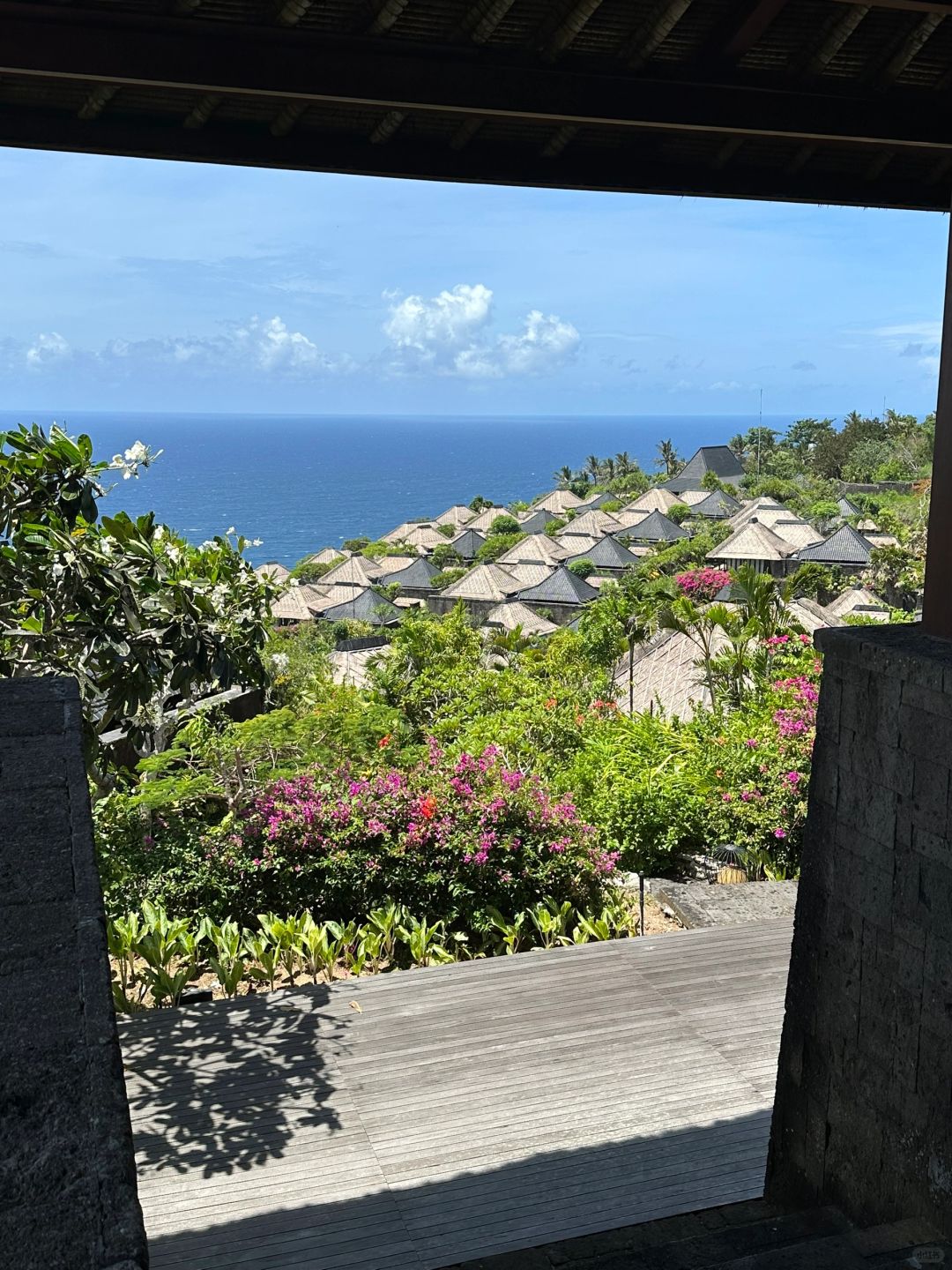 Bali-Bulgari Hotel Bali, the perfect fusion of villa room environment, cliff cableway and nature