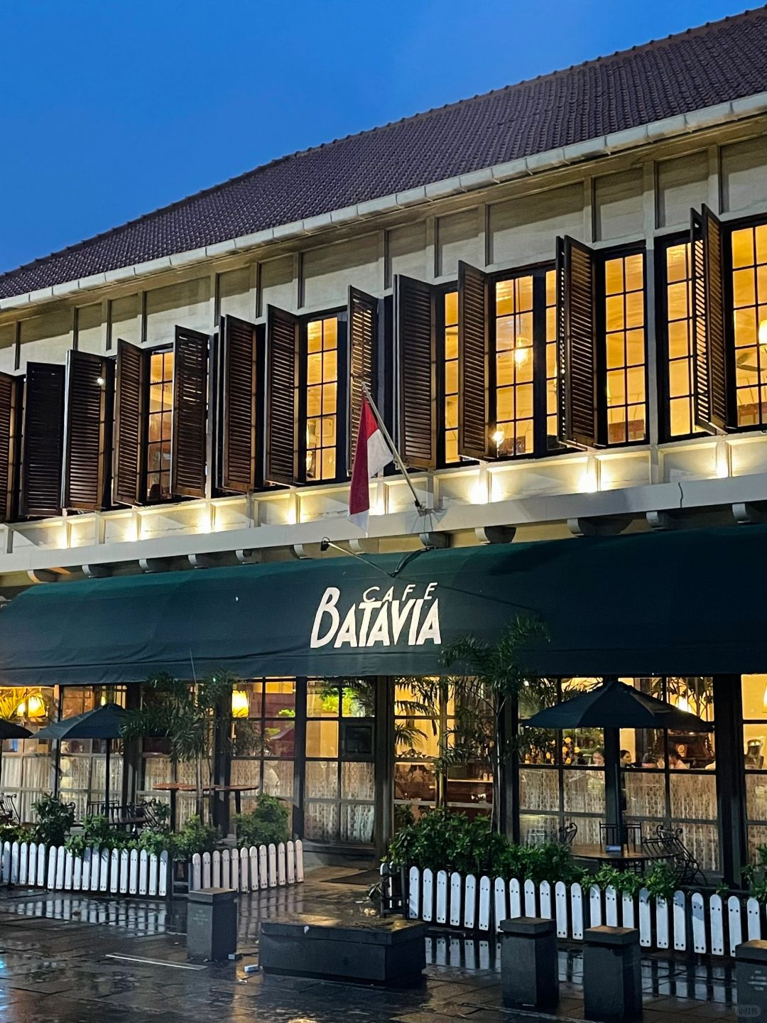 Jakarta-Batavia, Jakarta, a century-old coffee shop left over from the Dutch colonial period