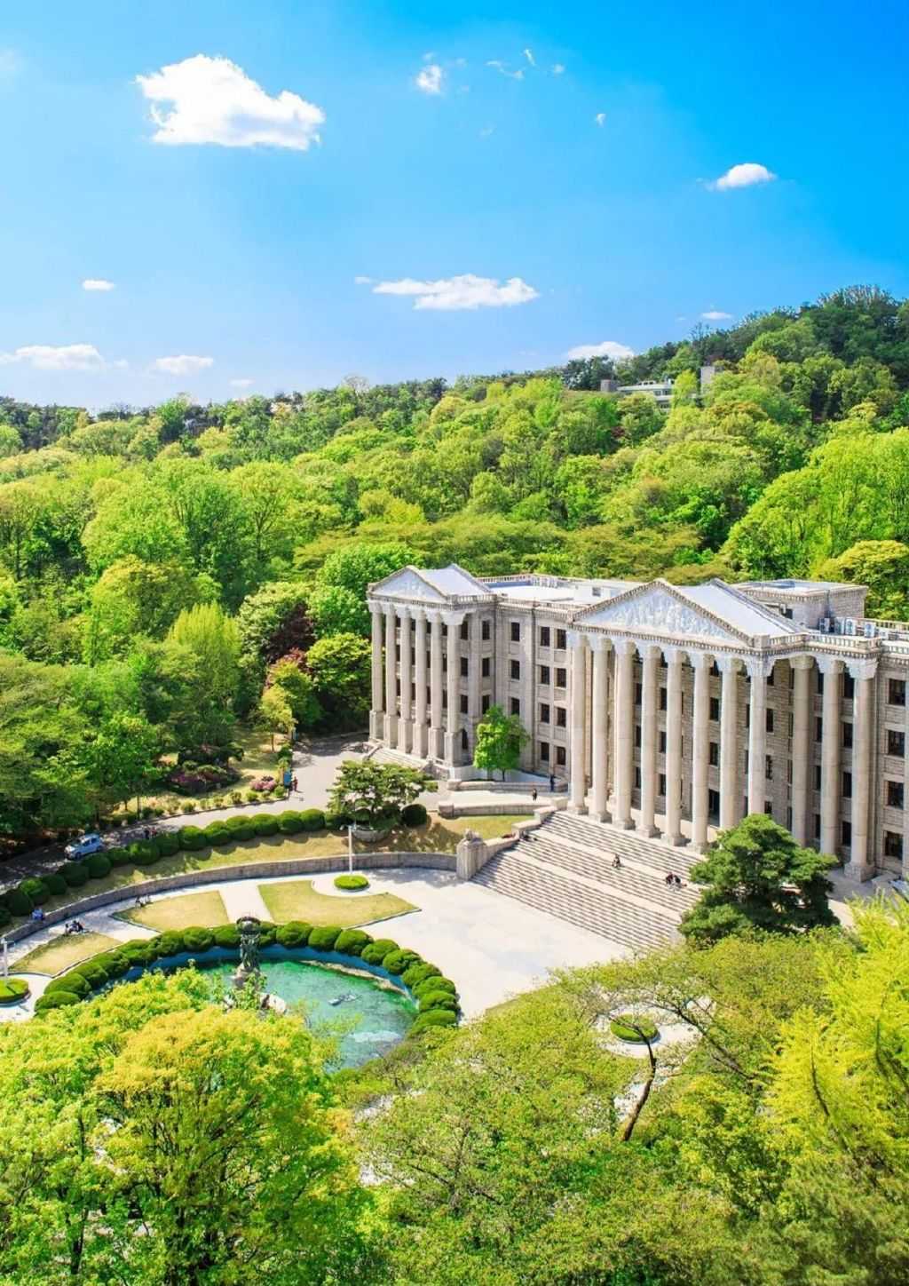 Seoul-Kyung Hee University in Seoul, European architectural style, the most beautiful campus in Korea