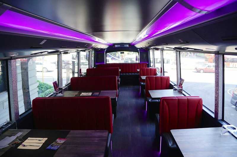 Hong kong-Hong Kong Crystal Bus. Enjoy beautiful scenery and delicious food on a family bus trip