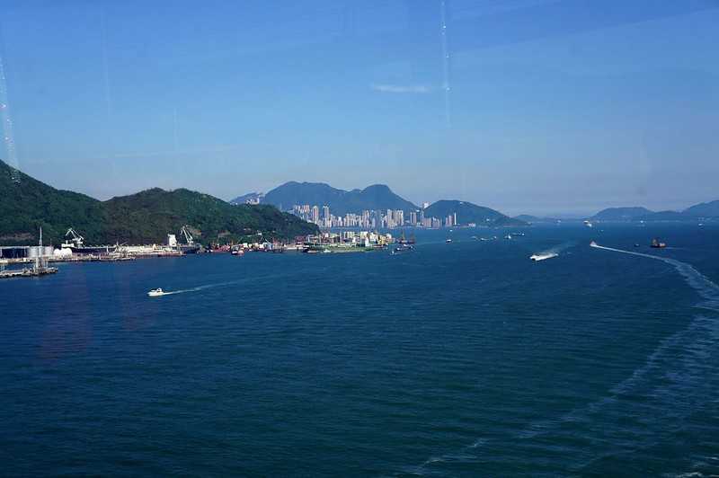 Hong kong-Hong Kong Crystal Bus. Enjoy beautiful scenery and delicious food on a family bus trip