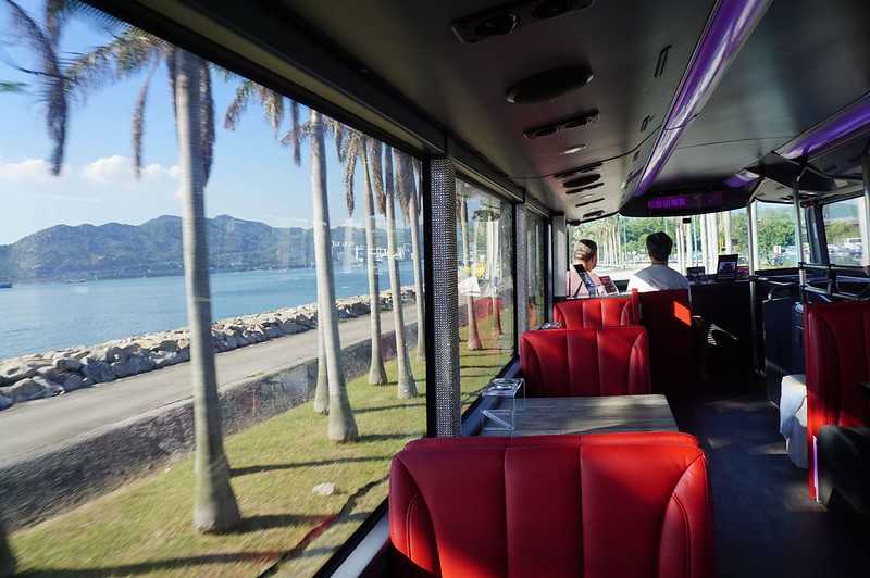 Hong kong-Hong Kong Crystal Bus. Enjoy beautiful scenery and delicious food on a family bus trip