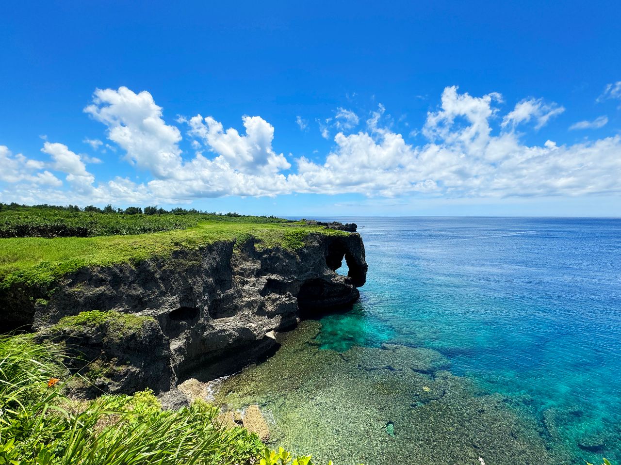 Okinawa-Cape Chinen, Cape Manzamo, and Cape Zanpa. Okinawa attractions for nature lovers