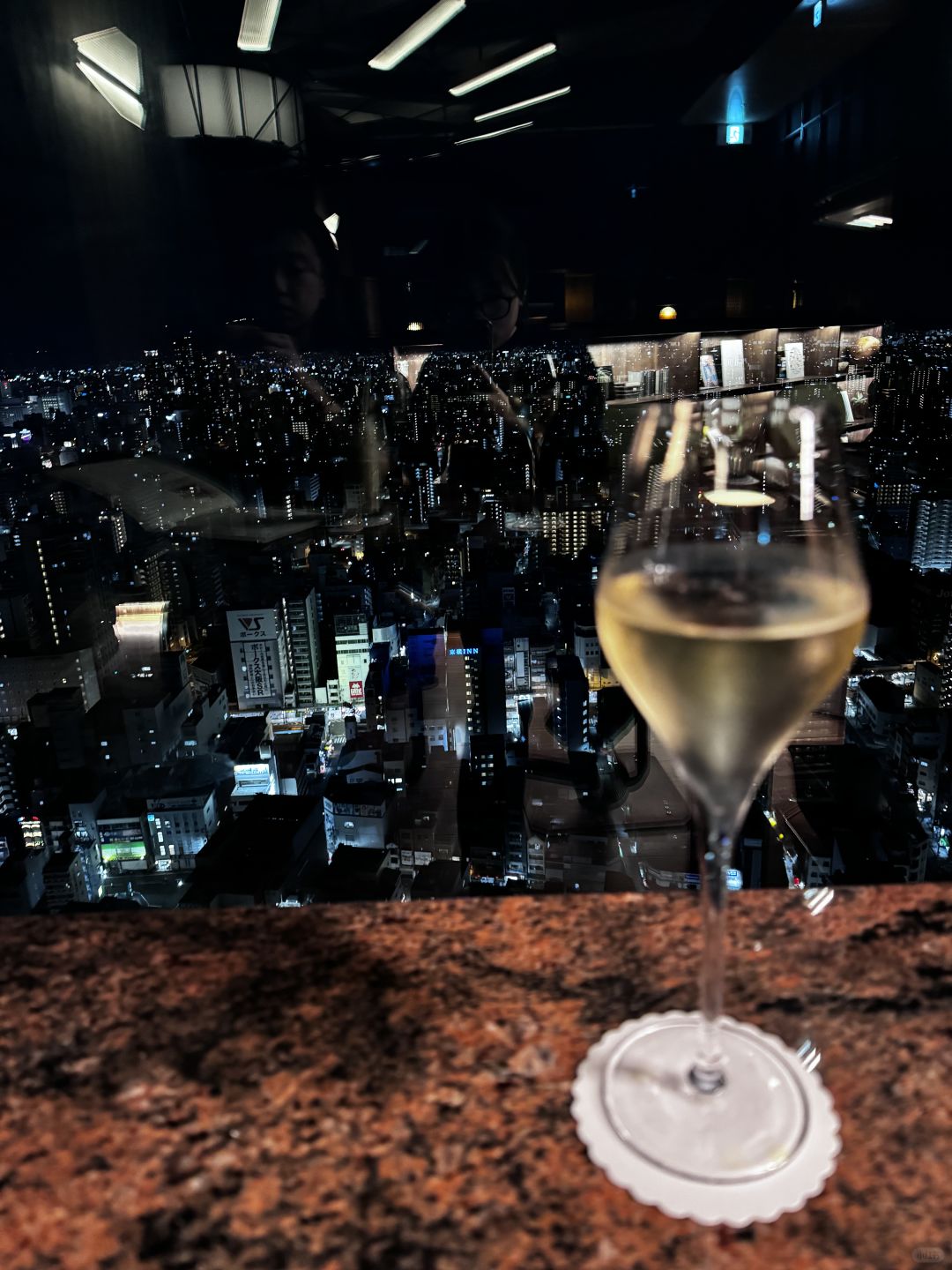 Osaka-Namba Parks CENTARA GRAND 33rd floor sky restaurant bar, 900 yen champagne tasting