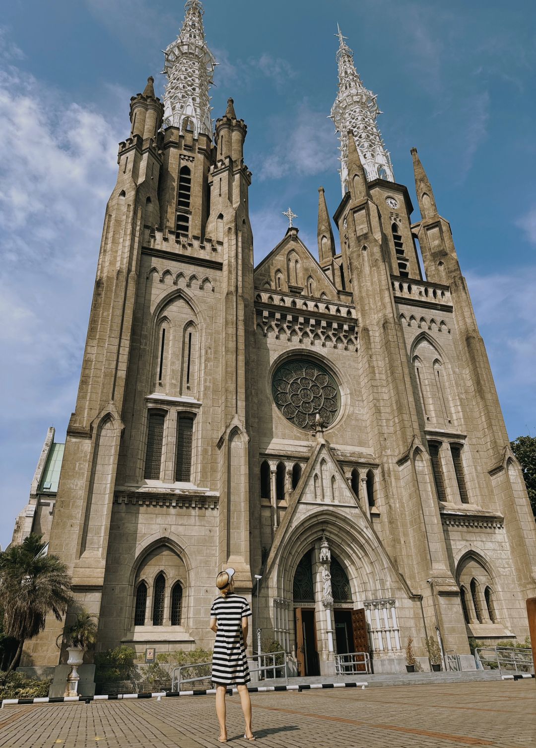 Jakarta-Jakarta Cathedraldral third largest cathedral in the world. Free to visit without reservation