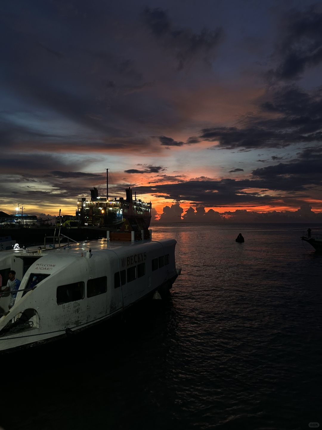 Boracay-Boracay Island Transportation Guide for Fools, White Beach with Fine Sand is Very Beautiful