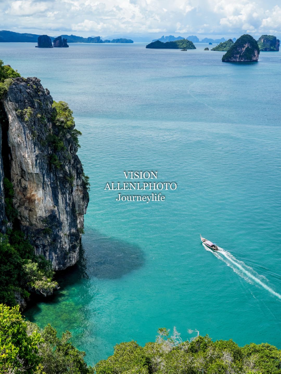 Krabi-Traveling to Krabi, Thailand, the blue sea, blue sky and dreamy sunset feasted my eyes