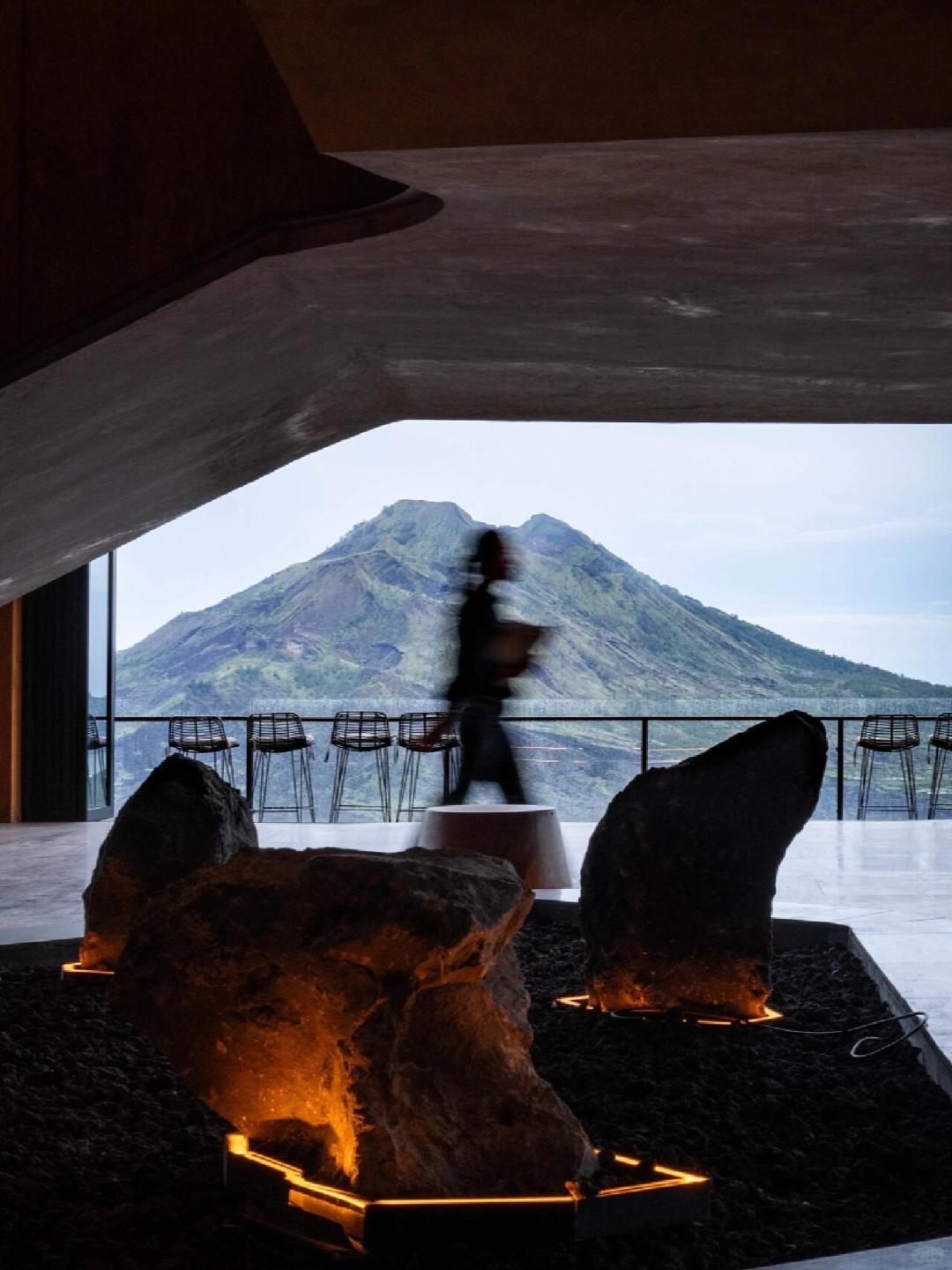 Bali-The 5 Most Beautiful Volcanic Landscape Caf é s in Bali, Enjoy the Scenery and Taste the Cuisine