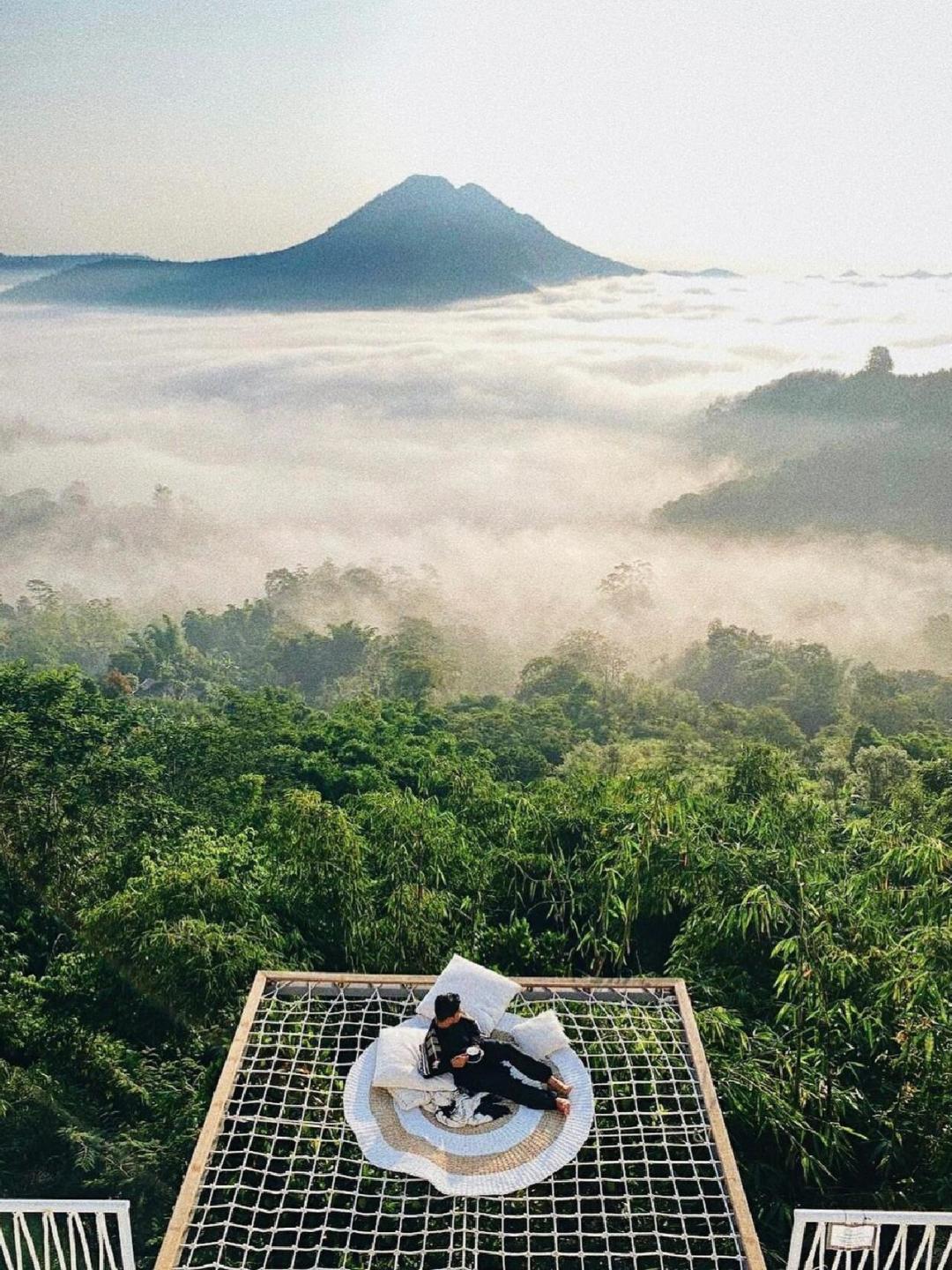 Bali-The 5 Most Beautiful Volcanic Landscape Caf é s in Bali, Enjoy the Scenery and Taste the Cuisine