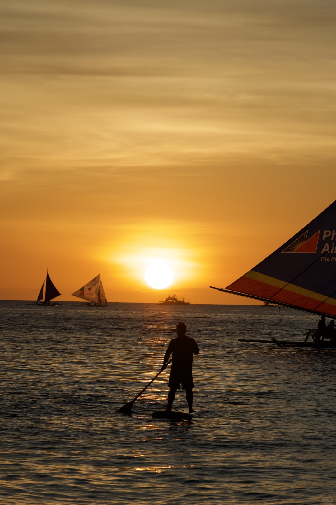 Boracay-Don’t you really want to take a trip to the super low-cost Boracay in the Philippines?