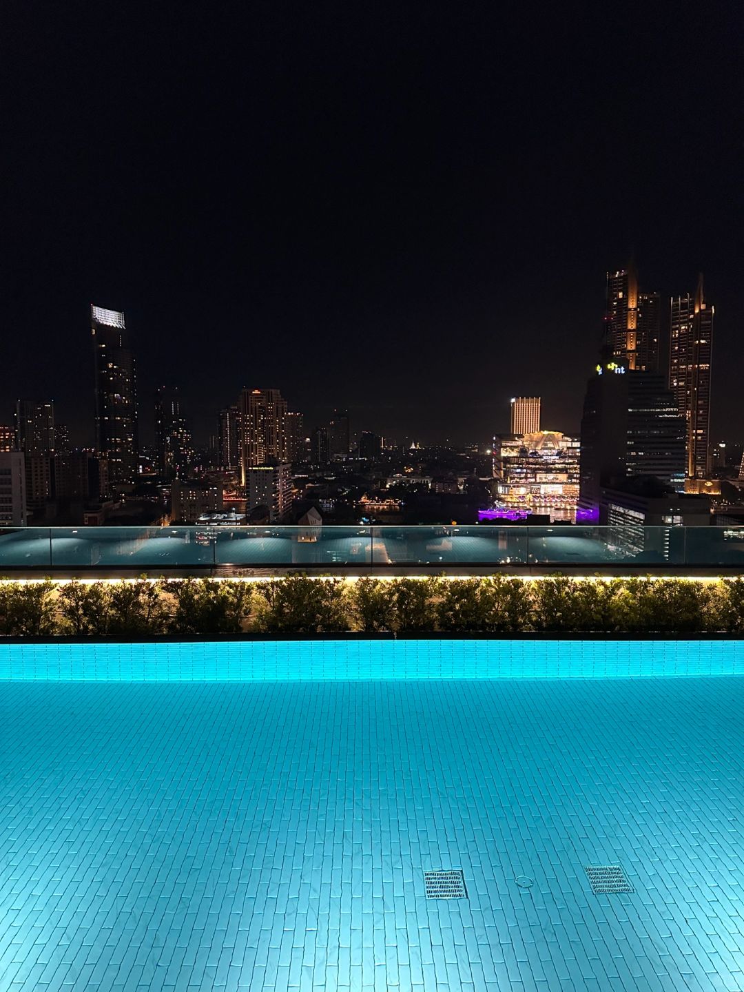 Bangkok-Grande Centre Point Surawong Hotel in Bangkok, with smart bathtub and lighting system