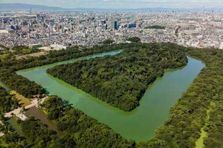 Osaka-Osaka, Japan: An International Cultural City where Modern and Ancient Buildings Coexist